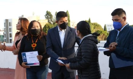 Acredita Eduardo Rivera a contralores ciudadanos, una acción inédita para auditar al ejercicio público