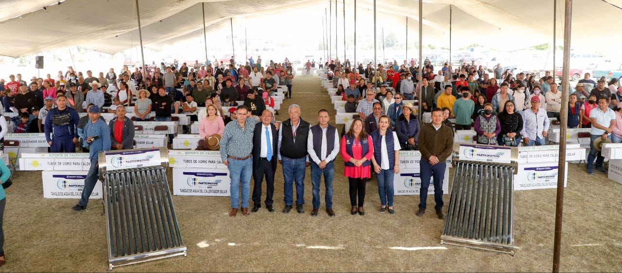 Entrega Mundo Tlatehui Calentadores Solares del Programa Presupuesto Participativo