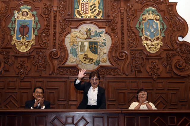 Generación 1974-1976 de la Preparatoria Benito Juárez García recibe reconocimientos