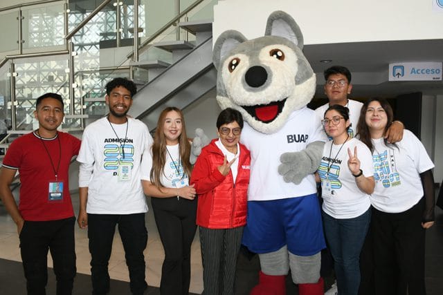 Supervisa Rectora Lilia Cedillo segunda jornada de inscripción para nivel superior