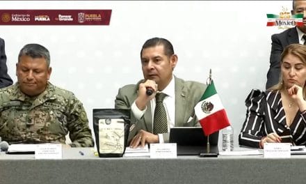 Gobernador Armenta responsabiliza a líder de la 28 de Octubre por quema de autobús en Puebla