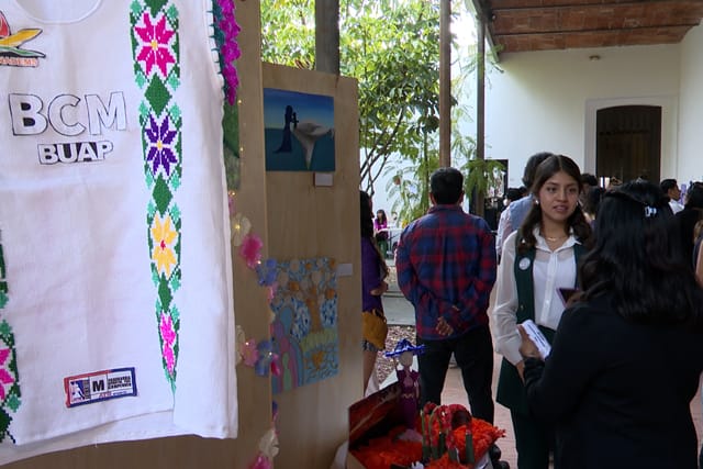 Arte y academia se fusionan en muestra anual del Bachillerato Internacional 5 de Mayo de la BUAP
