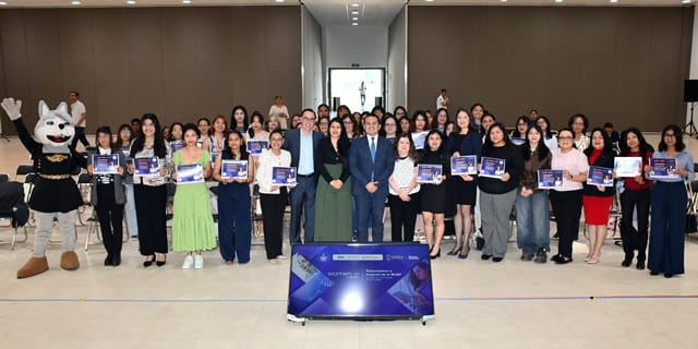 BUAP impulsa la participación de mujeres en tecnología con programa Women In