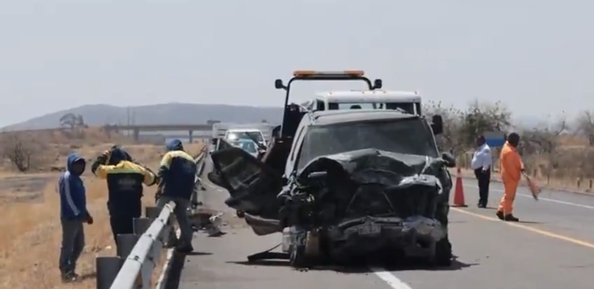 Choque múltiple en la Siglo XXI; cuatro personas murieron