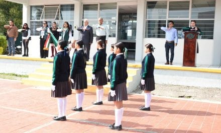 Fomenta CONALEP Puebla respeto a símbolos patrios con actos cívicos