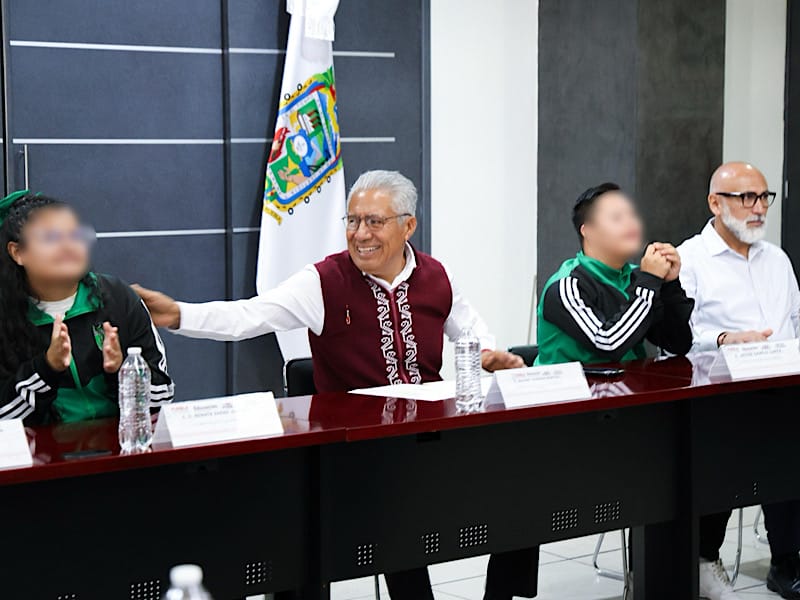 Abandera SEP Puebla a estudiantes de educación especial