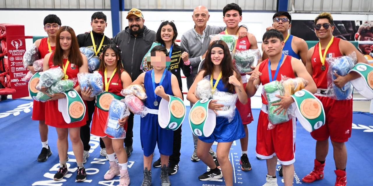 Reconocen “La Bonita” y “El Chelis” a participantes de Torneo “Ídolo Poblano 2026”